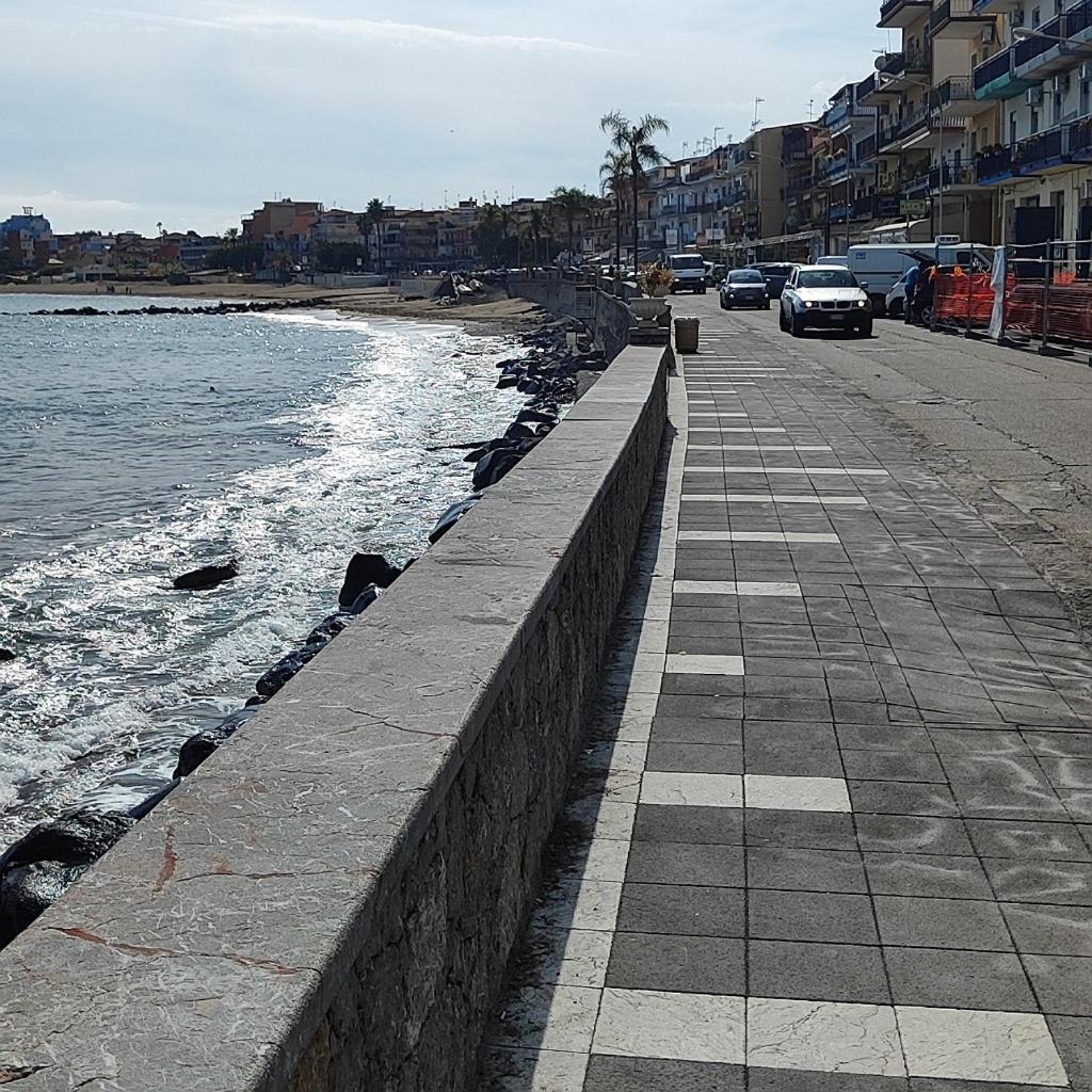 A Casa Dei Nonni Apartment Giardini Naxos Ngoại thất bức ảnh
